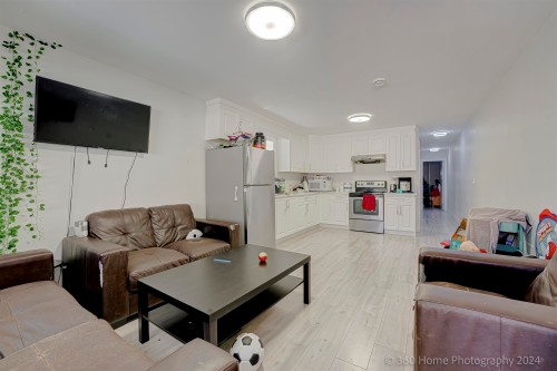 9093 Buchanan Place, Surrey, BC 