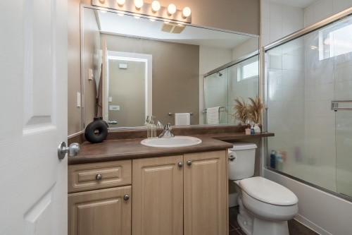 19232 68A Avenue, Surrey, BC 