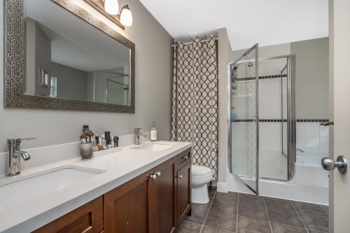 19232 68A Avenue, Surrey, BC 