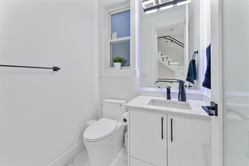 16620 18B Avenue, Surrey, BC 