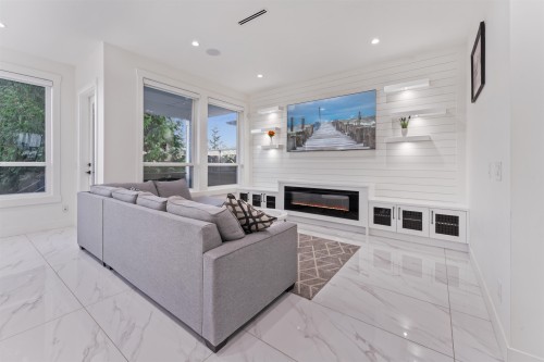 16620 18B Avenue, Surrey, BC 