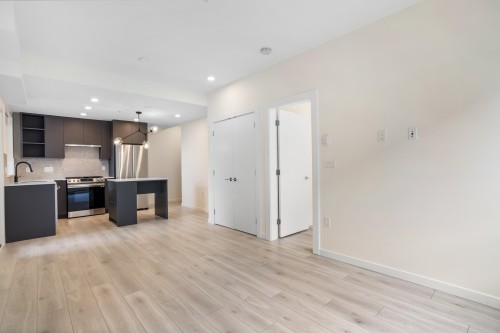 301-7920 206 Street, Langley, BC 