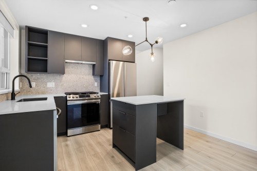 301-7920 206 Street, Langley, BC 