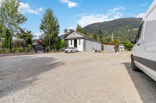 10087 Mountainview Road, Mission, BC 