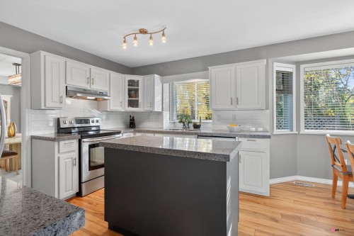 14082 17 Avenue, Surrey, BC 