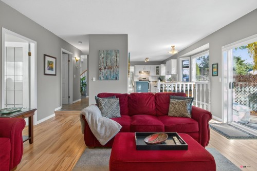 14082 17 Avenue, Surrey, BC 