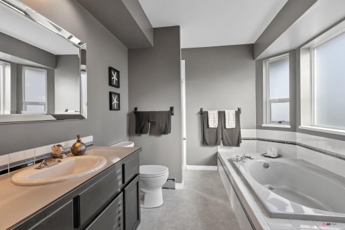 14082 17 Avenue, Surrey, BC 