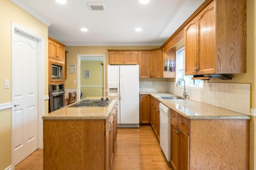 3556 Dunsmiur Way, Abbotsford, BC 