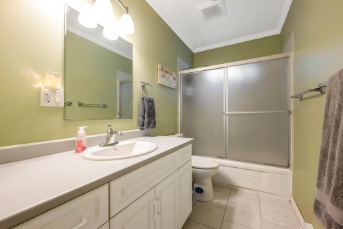 3556 Dunsmiur Way, Abbotsford, BC 