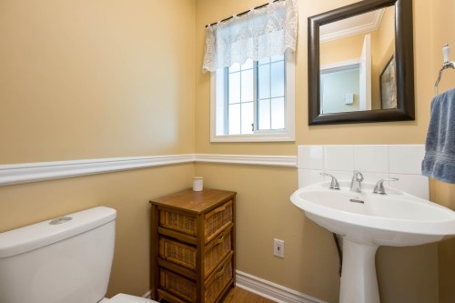 3556 Dunsmiur Way, Abbotsford, BC 