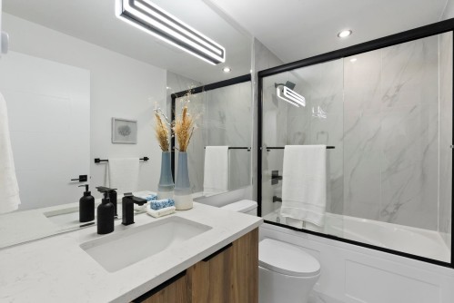 19-13895 64 Avenue, Surrey, BC 