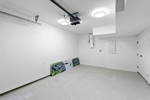 19-13895 64 Avenue, Surrey, BC 