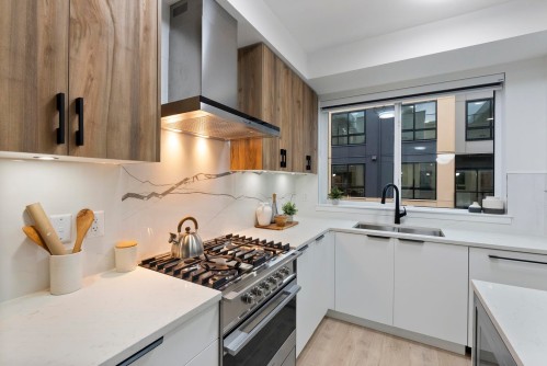 19-13895 64 Avenue, Surrey, BC 