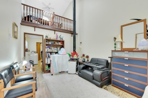 15835 Russell Avenue, White Rock, BC 