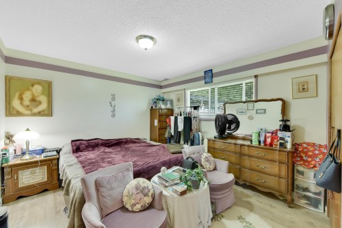 15835 Russell Avenue, White Rock, BC 