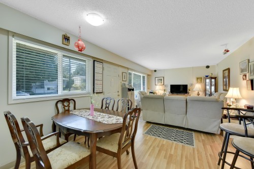 15835 Russell Avenue, White Rock, BC 