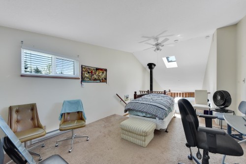 15835 Russell Avenue, White Rock, BC 