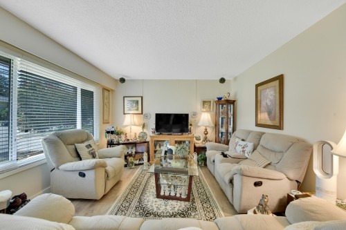 15835 Russell Avenue, White Rock, BC 