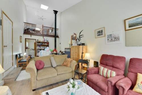 15835 Russell Avenue, White Rock, BC 