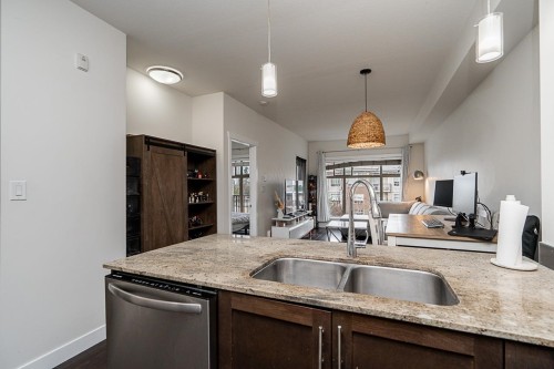 215-13468 King George Boulevard, Surrey, BC 