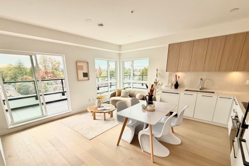 501-5398 207 Street  Langley, BC V3A 2G1