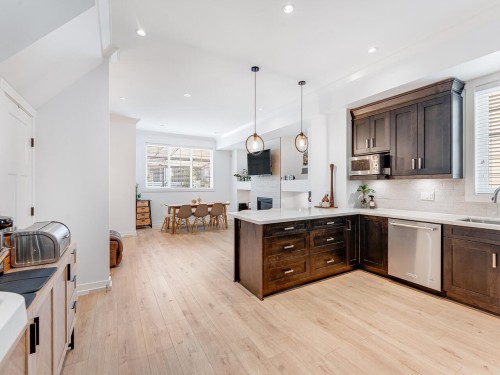 2238 164A Street, Surrey, BC 