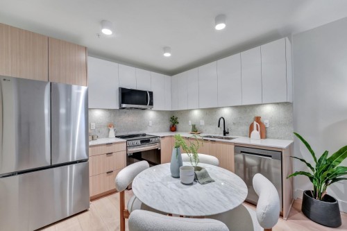 B309-5360 204Th Street, Langley, BC 