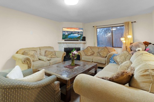 202-7064 133B Street, Surrey, BC 