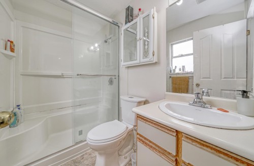 11866 98 Avenue, Surrey, BC 