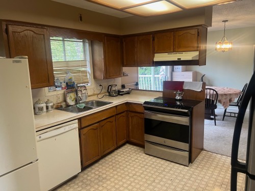 32469 Emerald Avenue, Abbotsford, BC 