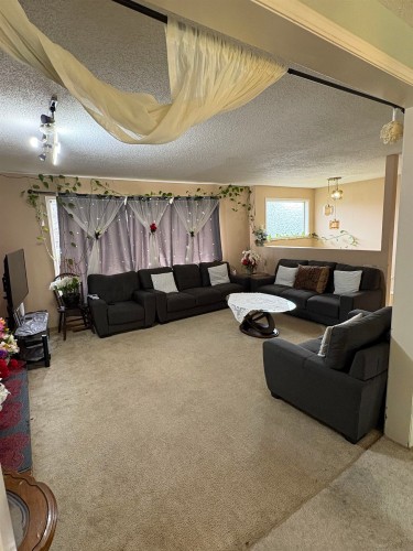 32469 Emerald Avenue, Abbotsford, BC 