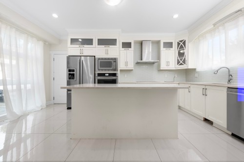 13766 North Bluff Road, White Rock, BC 