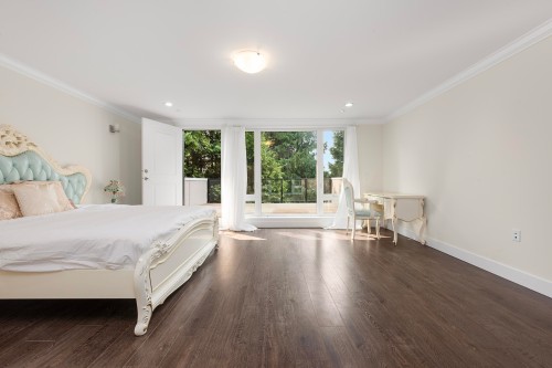 13766 North Bluff Road, White Rock, BC 