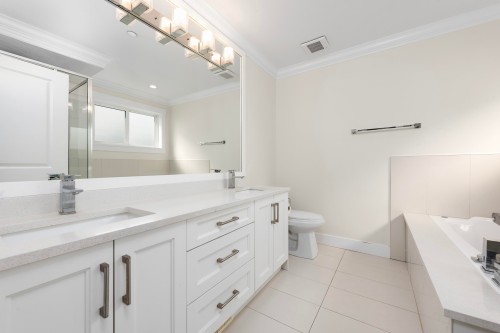 13766 North Bluff Road, White Rock, BC 