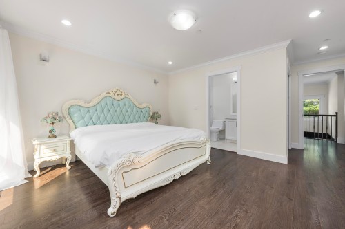 13766 North Bluff Road, White Rock, BC 