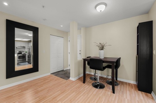 210-22025 48 Avenue, Langley, BC 