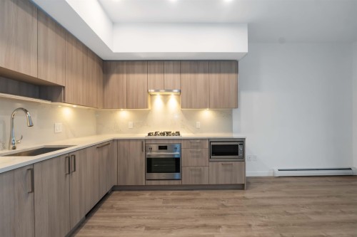 206-13350 Central Avenue, Surrey, BC 