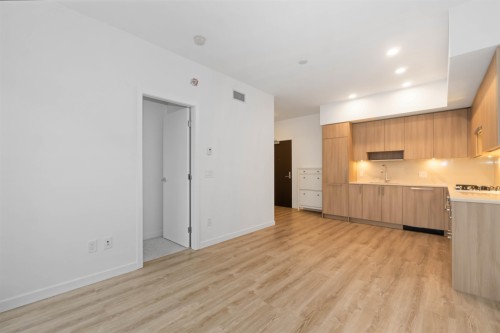 206-13350 Central Avenue, Surrey, BC 