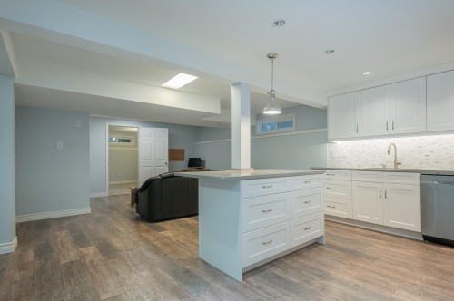 10037 158A Street, Surrey, BC 