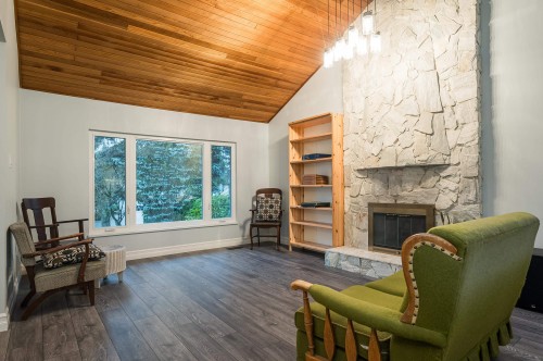 10037 158A Street, Surrey, BC 