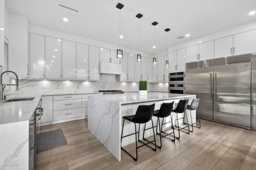 6723 122A Street, Surrey, BC 