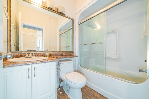 6368 189A Street, Surrey, BC 