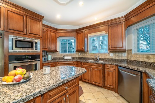 6368 189A Street, Surrey, BC 