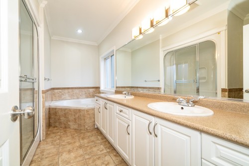 6368 189A Street, Surrey, BC 