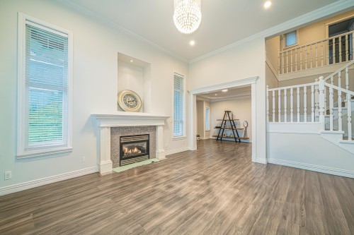 6368 189A Street, Surrey, BC 