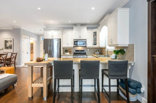 7137 196 Street, Surrey, BC 