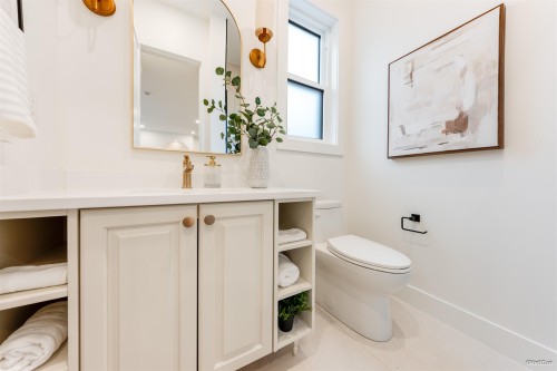 1-9727 129A Street, Surrey, BC 