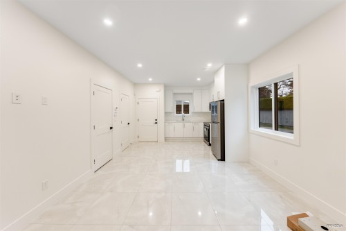 1-9727 129A Street, Surrey, BC 