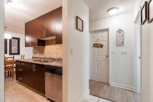 312-13501 96 Avenue, Surrey, BC 