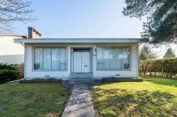 15004 96 Avenue  Surrey, BC V3R 1E9